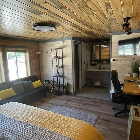 The Whispering Elms Motel Baker Buitenkant foto