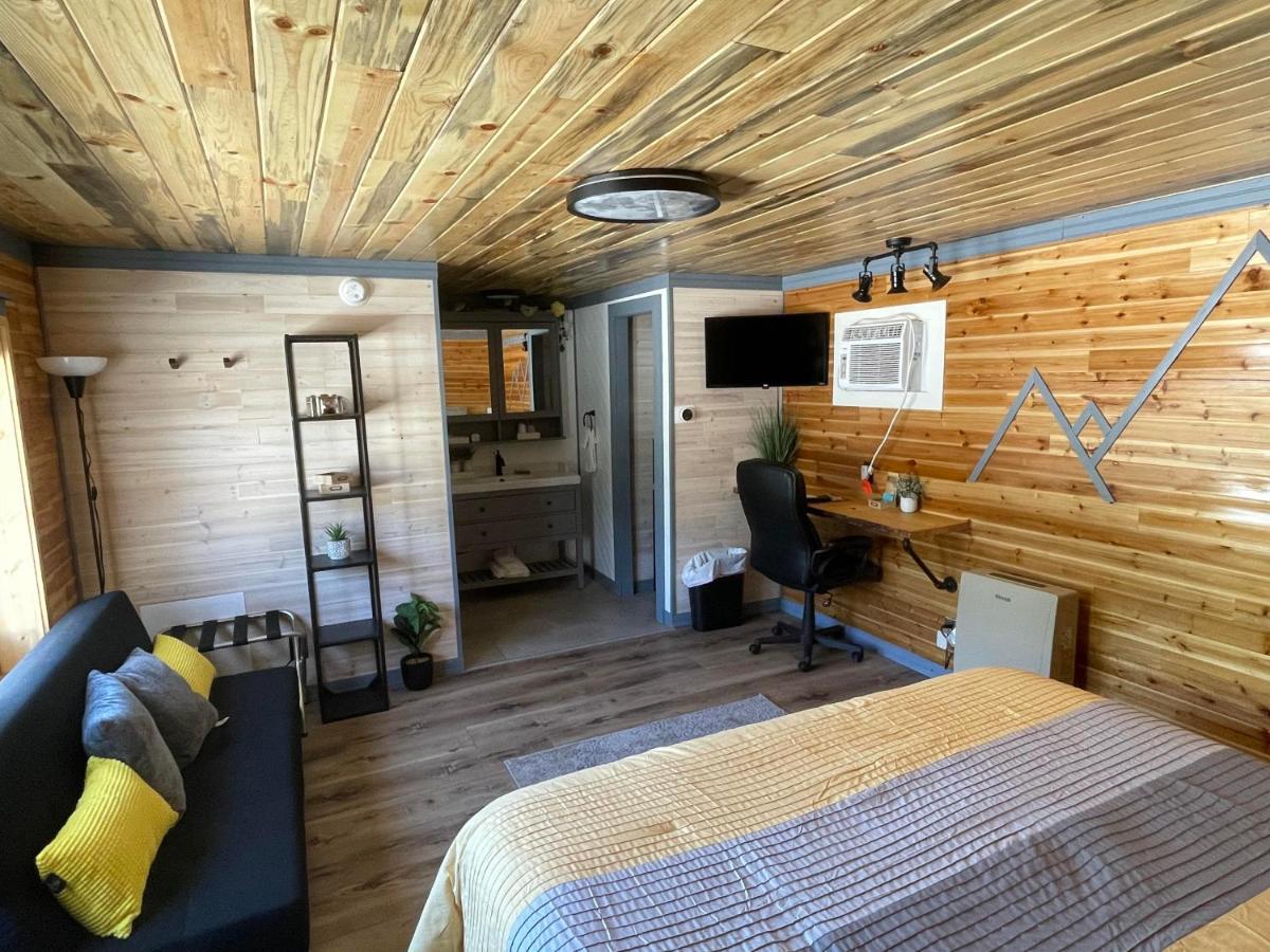 The Whispering Elms Motel Baker Buitenkant foto