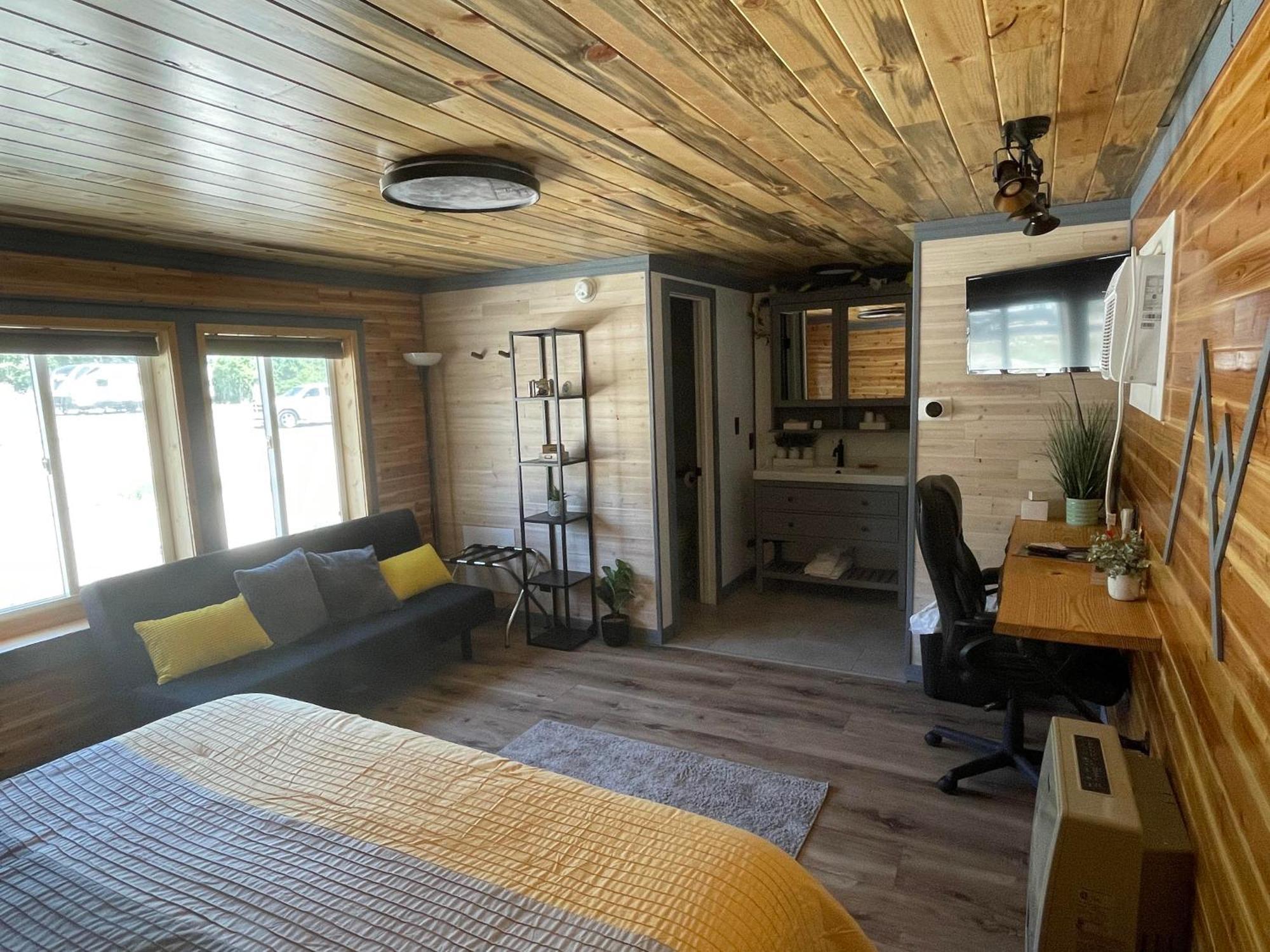 The Whispering Elms Motel Baker Buitenkant foto