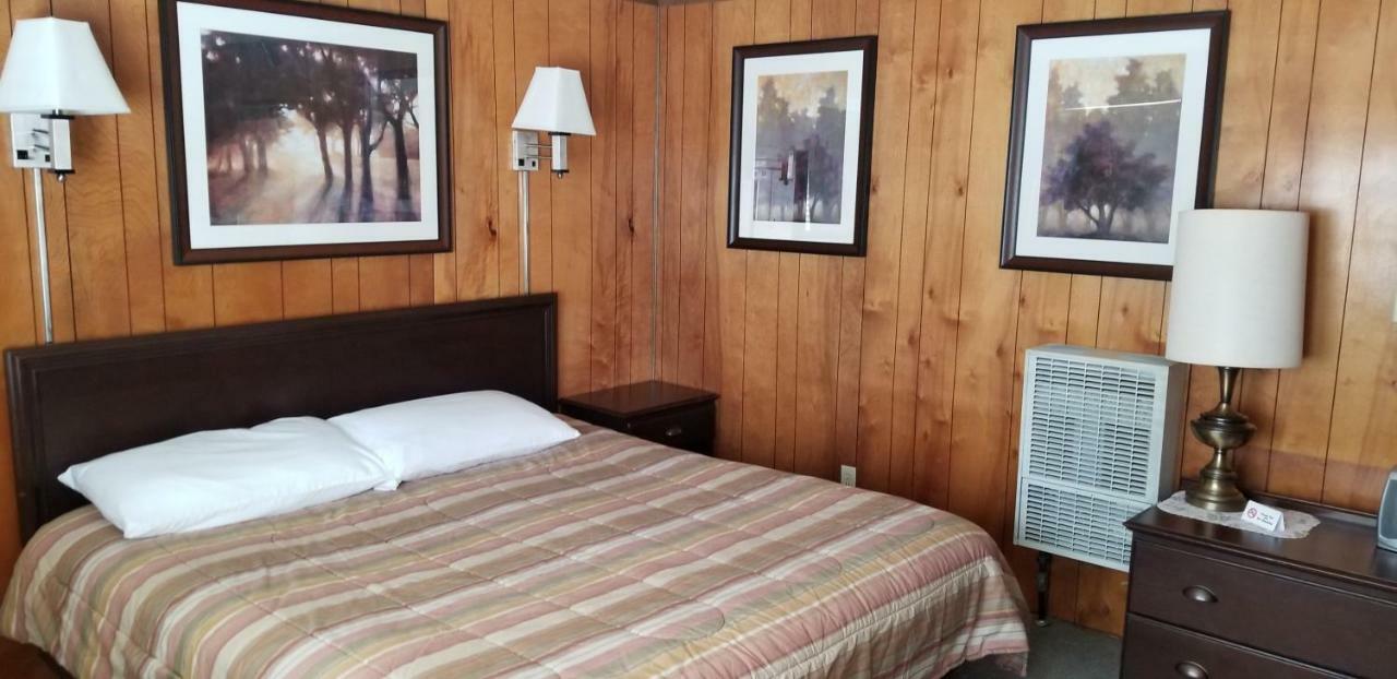 The Whispering Elms Motel Baker Buitenkant foto
